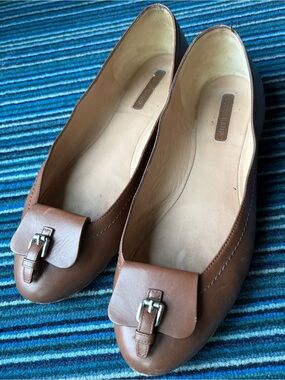 Longchamp -  Leather Buckle Ballet Flats - Brown